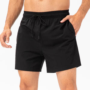 Shorts noirs unis pour hommes, à séchage rapide, avec cordon de serrage à la taille et poches, style sport décontracté - Product Image 1