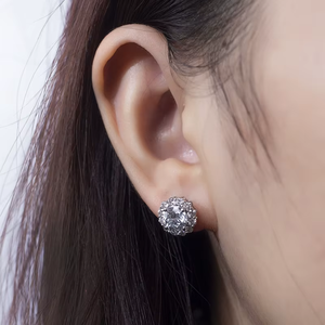 Boucles d'oreilles de luxe tendance en or blanc 14 carats avec diamants de laboratoire de forme ronde pour femmes, certifiées IGI - Product Image 5