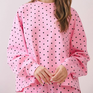 Conjunto de Dos Piezas con Estampado de Lunares para Mujer, Logotipo Personalizado, Venta al Por Mayor, Sudadera Holgada de Manga Larga con Hombros Caídos y Cuello Alto con Pantalones Cortos - Product Image 4