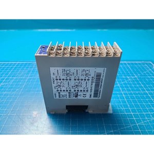 Controlador Digital Multicanal Yamatake DMC10D4TV0000 Usado Como Está, Piezas de Equipos Semiconductores Legados - Product Image 1