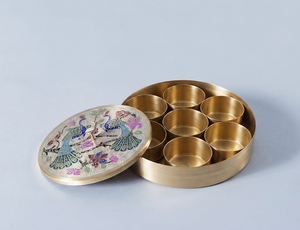 Conteneur à épices artisanal en laiton de qualité supérieure avec couvercle, design paon émaillé à la main, articles de cuisine de luxe - Product Image 1