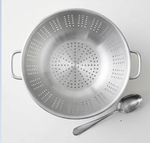 Colador de Acero Inoxidable con Asas y Base, Colador de Metal Resistente para Cocina - Product Image 4