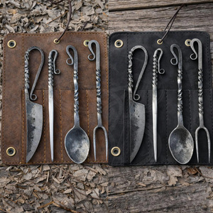 Juego de cubiertos vikingos medievales hechos a mano de acero inoxidable, utensilios de inspiración nórdica para acampar, cocinar al aire libre y ferias históricas - Product Image 2