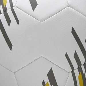 Ballon de football professionnel en cuir PU, design personnalisé, cousu à la machine, pour l'entraînement et les matchs, fabriqué au Pakistan - Product Image 6