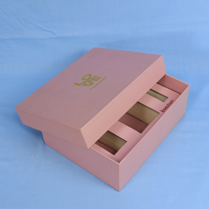 Cajas de velas de cartón rígido Rosa personalizadas con laminación mate e impresión offset reciclables para velas perfumadas embalaje de regalo - Product Image 1
