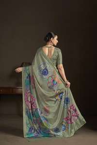 Sari prêt-à-porter de haute qualité avec chemisier cousu, en crêpe de soie, imprimé numérique fleuri, sari indien en gros - Product Image 3