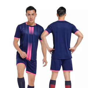 Ensemble de maillots de football personnalisés élégants pour équipes sportives – Tenue de compétition pour tournois et matchs - Product Image 3