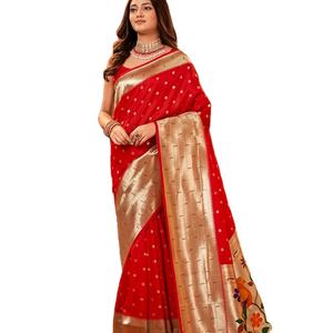 El último Sari de seda con estampado de pattola suave de diseñador de Fab Zone - Product Image 1