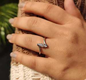 Anillo de Compromiso de Diamante Moissanite Premium para Mujer, Plata 925, 0.25 CT, Corte Pera, Sin Níquel, Anillo de Boda Clásico para Propuesta de Matrimonio - Product Image 1