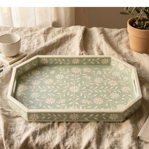 Plateau rectangulaire en os bleu cobalt avec incrustation de motifs géométriques marocains blancs audacieux, disponible à prix de gros - Product Image 5