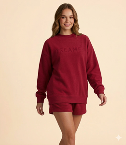 Conjunto de Top de Cuello Alto y Pantalones Cortos para Mujer, Fabricado con Tiempo de Entrega Confiable para una Gestión Oportuna de Pedidos de Ropa - Product Image 1