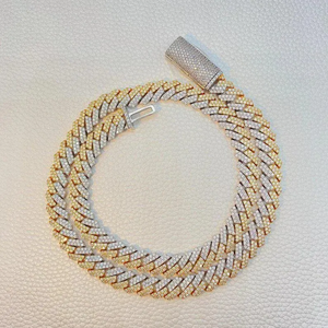 Chaîne de luxe hip-hop Cuban Link Iced Out, bicolore or jaune et or blanc, avec fermoir entièrement pavé de diamants - Product Image 4