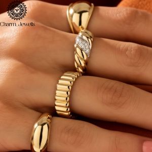 Anillo de compromiso y boda clásico minimalista de moissanita chapado en oro amarillo Charm Jewels, unisex, para uso diario - Product Image 4