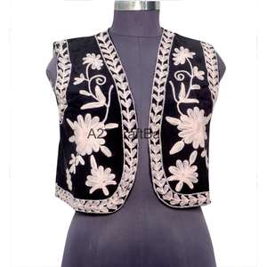 เสื้อแจ็คเก็ตผ้าฝ้ายพิมพ์ลายดอกคอตไรส์สำหรับผู้หญิงจาก A2ZCraftBazar ผ้าระบายอากาศได้ดี โลโก้ด้านหลัง แขนสั้น คอทรงโอ 100% ผ้าฝ้าย - Product Image 5