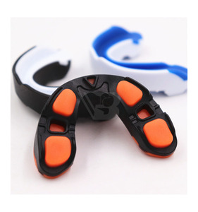Protège-dents sportif personnalisé pour la boxe, le MMA, la lutte, le kickboxing, les arts martiaux, l'entraînement et la pratique - Conception légère et flexible en EVA - Product Image 4