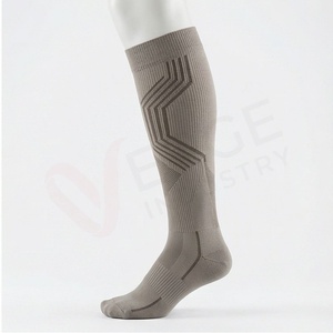 Chaussettes de compression pour hommes, motif géométrique, tricotées, respirantes, en spandex et polyester, style sport, été, style classique - Product Image 3