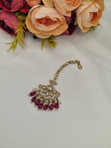 Bijou de tête ethnique festif plaqué or antique avec pierres Kundan et perles, idéal pour mariage, vente en gros - Product Image 2