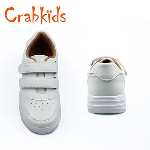 Crabkids, venta al por mayor, 2024, nuevo diseño, zapatillas blancas para niños, zapatillas de <span class=keywords><strong>cuero</strong></span> para niños y niñas, zapatillas informales, zapatillas de diseñador para niños - Product Image 4
