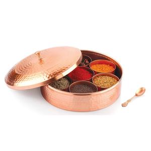 Caja de especias de metal dorado con diseño martillado, elegante contenedor de especias para la encimera de la cocina, organizador de mesa de comedor y de primera calidad. - Product Image 2