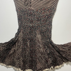 Hermosa Falda de Verano Negra para Mujer, 100% Algodón, con Paneles – Elegante Falda Casual con Estampado Floral Hecho a Mano - Product Image 4