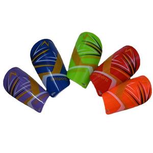Protège-tibias personnalisés modernes bleus et or à rayures en plastique, fibre de carbone et PVC avec protection de base pour adultes - Product Image 1
