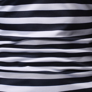 Chemises polo, nouveau design, lignes épurées, texture souple et toucher doux, conçues sur mesure pour les personnes qui attachent de l'importance à la raffinement. - Product Image 4