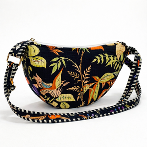Sac à main en coton noir à imprimé floral tropical, bandoulière réglable, fermeture éclair, sac à main décontracté fait main pour femmes - Product Image 1