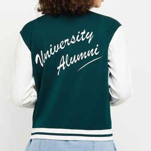 Nueva Chaqueta Varsity Corta de Satén para Mujer, Estilo Universitario, con Forro Suave, Chaqueta Bomber, Chaqueta Varsity de Satén con Letras - Product Image 3