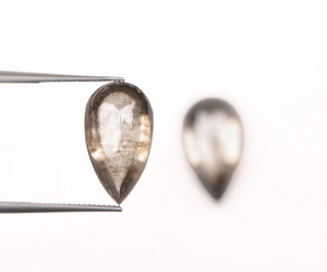 Par de Diamantes de Laboratorio con Corte Pera Sal y Pimienta de 5.40 Ct, Cabujón, Perforados con Láser, Diamantes Cultivados en Laboratorio, Diamantes Sueltos Personalizados Sal y Pimienta - Product Image 1