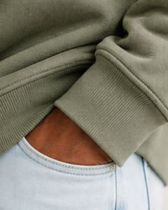 Sweat à capuche vert olive pour homme avec patte de boutonnage, double poche poitrine, style streetwear décontracté, personnalisable avec logo OEM - Product Image 5