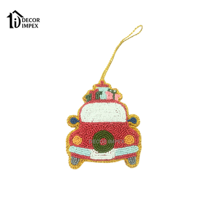 Breloque de festival exclusive et haut de gamme, brodée à la main avec des perles, motif voiture, de haute qualité, unique, luxueuse et magnifique - Product Image 1