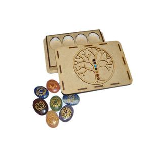 Compre el mejor juego ovalado de Chakra grabado con caja de regalo de árbol de la vida de piedra de Chakra a precio mayorista - Product Image 1