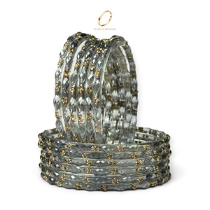 Collection de mariée pour femmes : Ensemble de bracelets en verre kashmir gris fumé, plaqué or, finition zircon taillé, style goutte de pluie, vente en gros, tendance actuelle - Product Image 3