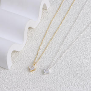 สร้อยคอผู้หญิงดีไซน์สร้างสรรค์ระดับไฮเอนด์ ประดับเพชรทรงสี่เหลี่ยม ดีไซน์ยุโรป-อเมริกา สร้อยคอแฟชั่นสำหรับตกแต่งลำตัว - Product Image 3