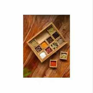 Caja de Madera Cuadrada para Guardar Recuerdos / Joyero / Organizador de Joyas con Diseño Tallado a Mano - Product Image 5