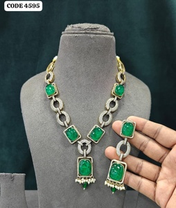 Conjunto de Collar de Cadena con Eslabones en Verde Esmeralda de Lujo con Diamantes Americanos Chapados en Oro, Joyería para Bodas y Fiestas para Mujer - Product Image 5