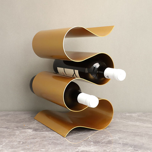 Porte-bouteilles d'angle moderne en métal pour bouteilles de vin et verres, écologique, fait main, prêt pour les fêtes, décoration intérieure - Product Image 1