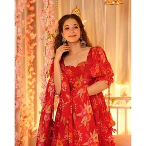 Hermoso conjunto de traje de fiesta para mujer Vestido inferior y Dupatta para un aspecto elegante y elegante - Product Image 3