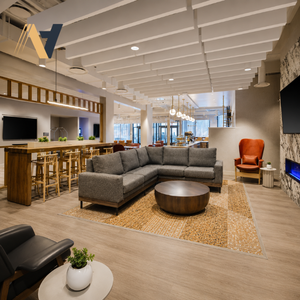 Muebles completos para hoteles Holiday Inn, fabricados en Vietnam, ideales para proyectos de renovación y desarrollo de hoteles nuevos. - Product Image 2