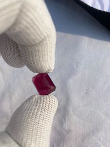 พลอยทับทิมทรงเหลี่ยมธรรมชาติสีแดงอ่อน – พลอยเม็ดเดี่ยว 13.05 กะรัต สำหรับทำเครื่องประดับ สะอาดตา - Product Image 2