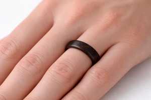 Bague en bois poli faite à la main de style rustique, anneau de doigt en bois naturel, style bohème, léger, unisexe, décoration murale, décoration intérieure, mariage - Product Image 4
