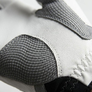 Guante de Golf Personalizado de Cuero PU Blanco Antideslizante para Mano Derecha, Unisex, con Cierre de Tirón, Transpirable, Cómodo, Duradero y Ajustable - Product Image 6
