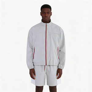 Conjunto Deportivo Personalizado de Nylon con Logotipo, Chaqueta Cortavientos y Pantalones Cortos de Dos Piezas para Hombre - Product Image 1
