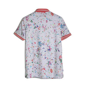 Elegante camiseta polo para hombre hecha con una mezcla de algodón transpirable y cuello elegante para una apariencia moderna. - Product Image 4