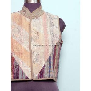 Elegante Chaleco de Algodón Kantha Hecho a Mano con Cuello en V para Mujer, Chaqueta Corta de Invierno con Logotipo Bordado en la Espalda, Estilo Urbano - Product Image 2