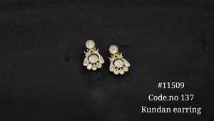 Boucles d'oreilles pendantes Kundan 11509K, style victorien, plaquées, avec breloque florale Kundan, pour femmes, bijoux d'anniversaire - Product Image 4