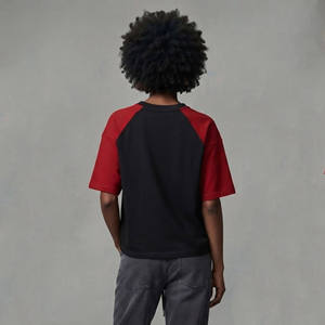Nueva Llegada 2026 Camiseta de Mujer Negra y Roja con Manga Raglán y Cuello en V, Estampado de Logotipo de Llama, Ajuste Holgado Informal, 100% Algodón Jersey, Todas las Temporadas - Product Image 6
