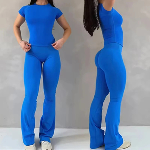 Ensemble de yoga 2 pièces pour femme : Crop top à manches courtes et leggings évasés taille haute – Tenue de yoga 2 pièces ajustée - Product Image 2