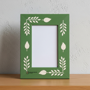 Cadre photo de luxe en os vert incrusté, fait main, motif floral - Product Image 1
