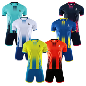 Uniforme de Fútbol para Hombre de Manga Corta con Cuello en V, 100% Poliéster, Impresión por Transferencia de Calor, Transpirable y de Secado Rápido, Servicio OEM Personalizado con MOQ Bajo - Product Image 6